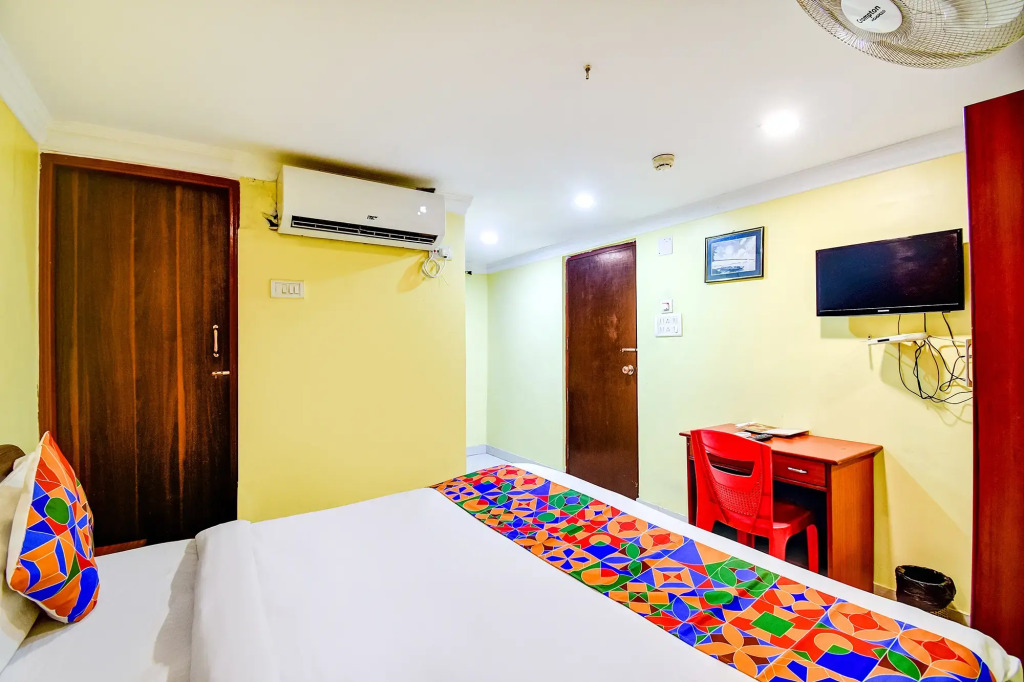 FabHotel Raj Darbar - Nr Kolkata Airport