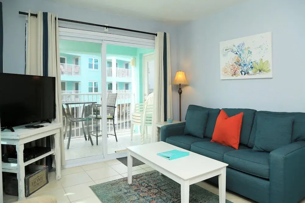 Harbor House B17 2 Bedrooms 2 Bathrooms Condo