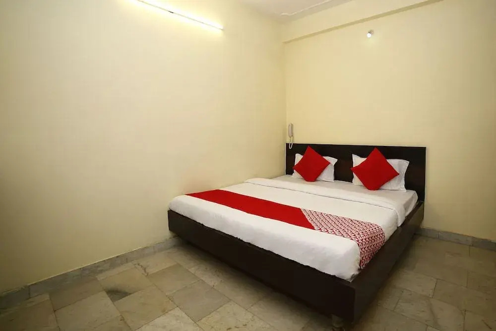 OYO 17326 Aashirwad Guest House