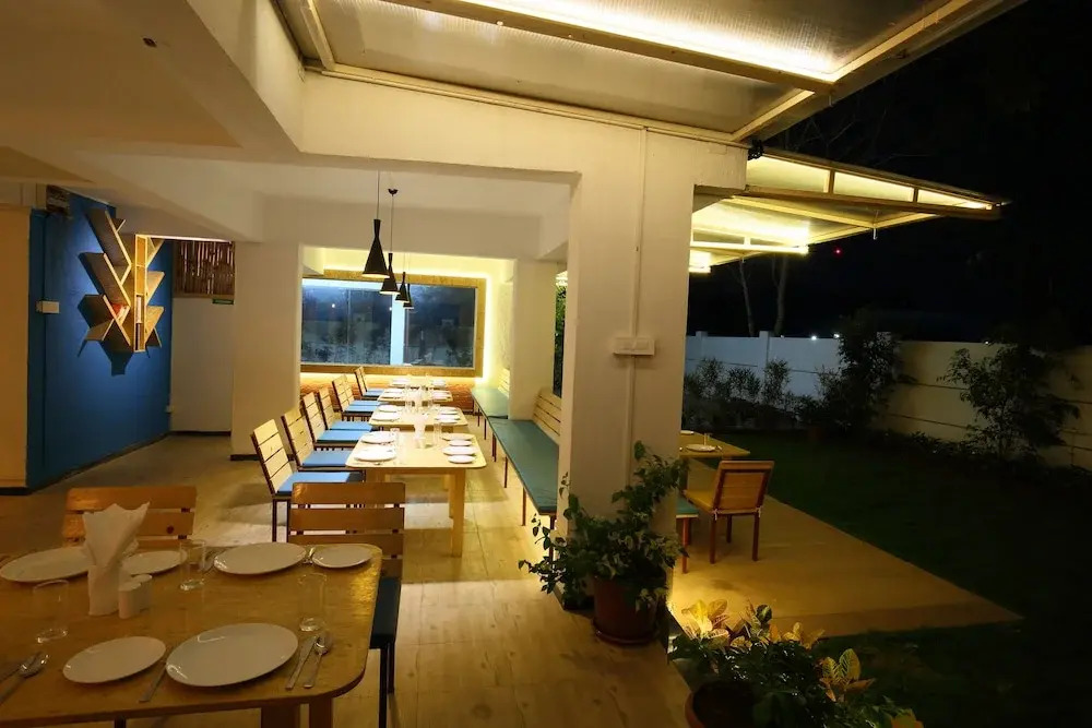 OYO 7673 The Ark Apartment Hotel