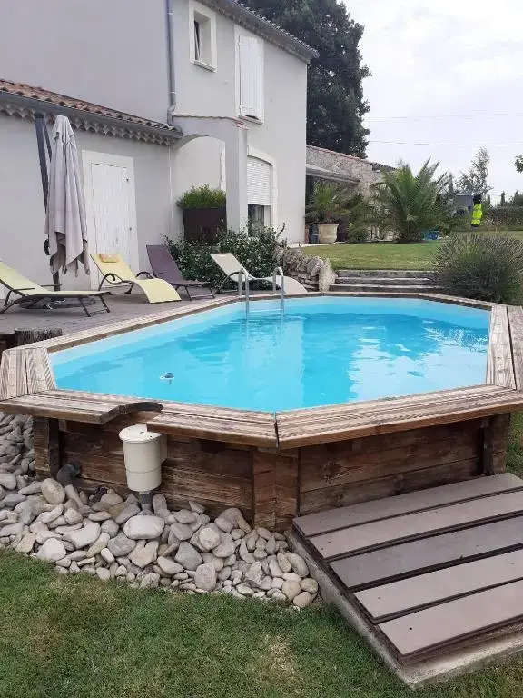 Villa accueillante à Colonzelle avec piscine privée