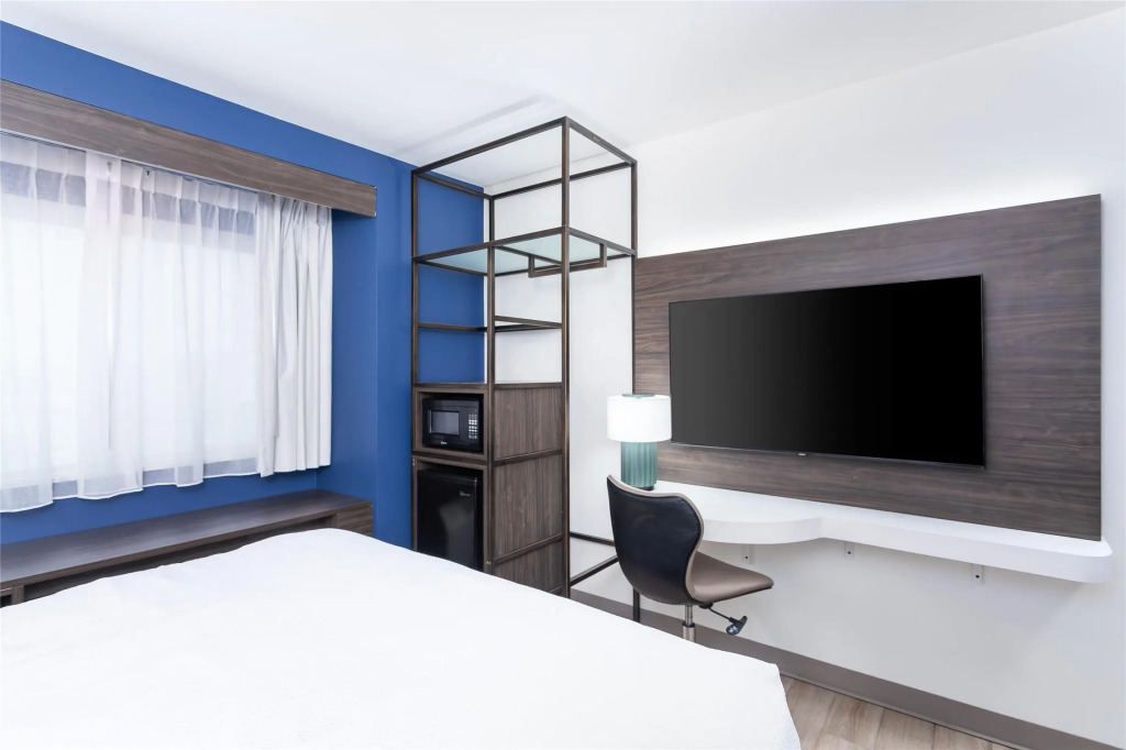 Spark by Hilton Clarion