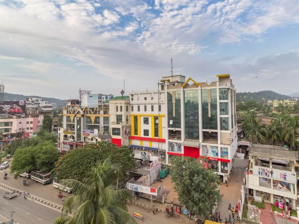 OYO 5332 Hotel Parnil Palace 1