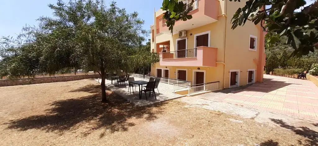 Savvas Apartments