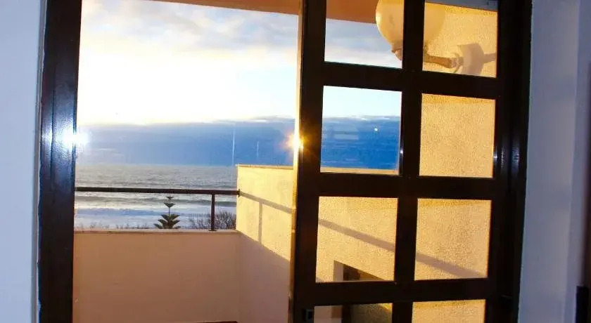 Surf Riders & Co - Surf Camp Moinhos