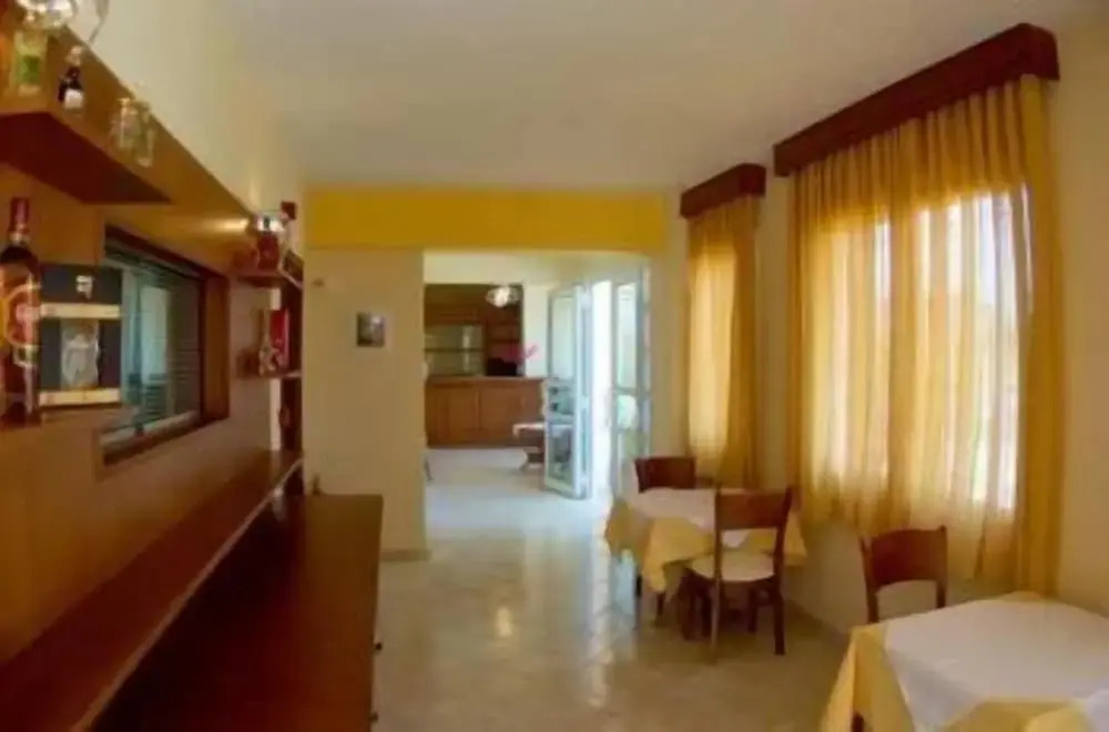 Decauville Hotel
