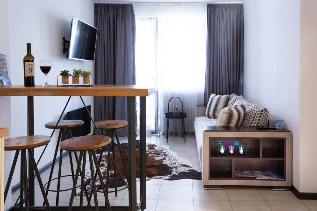 Lovely 1 Bedroom Apartment 5min FROM THE SKI LIFT!