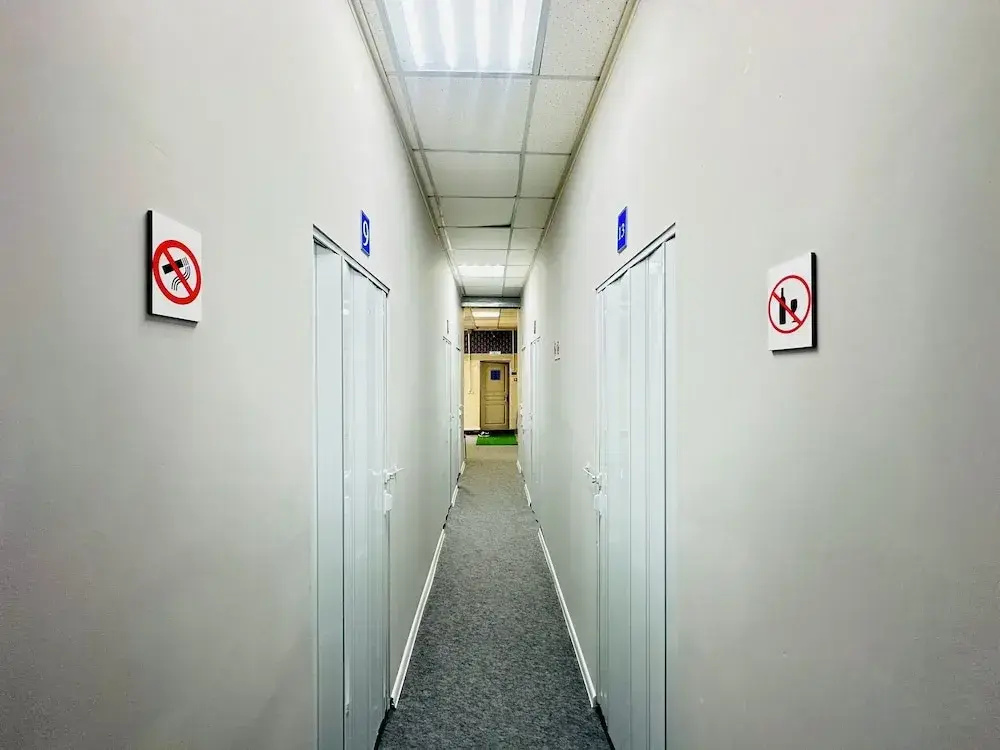 Center Capsule Hotel