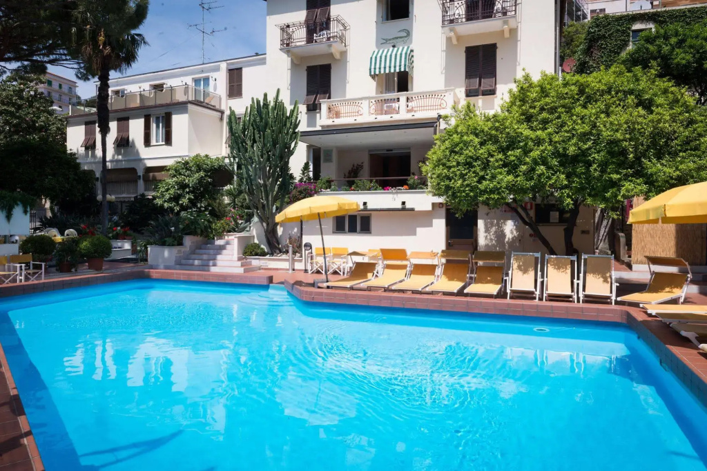 Coccodrillo Hotel & Apartments