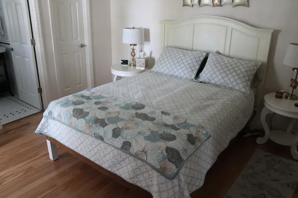 Beautiful Riverfront Home - Three Bedroom Home