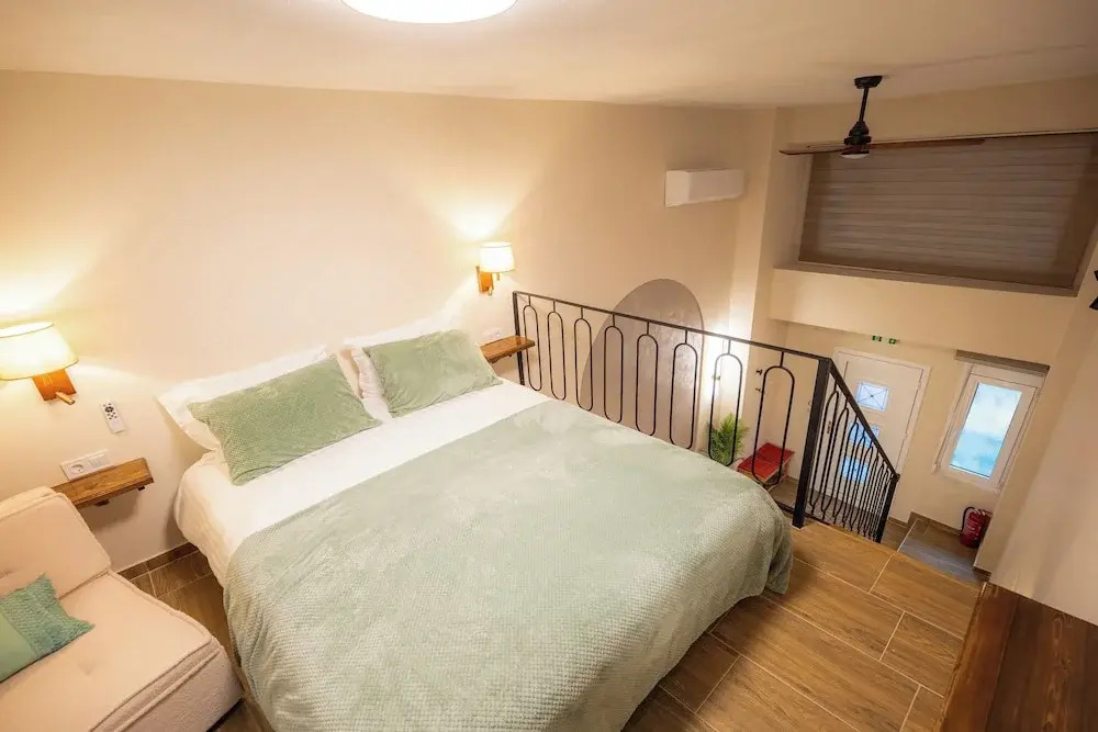 Vayas Residences - Agora