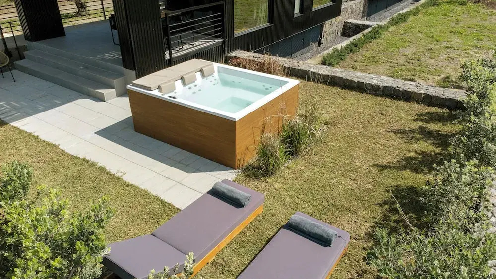 Scorzamara Country Lodges - Retreats with Private Pool or Jacuzzi