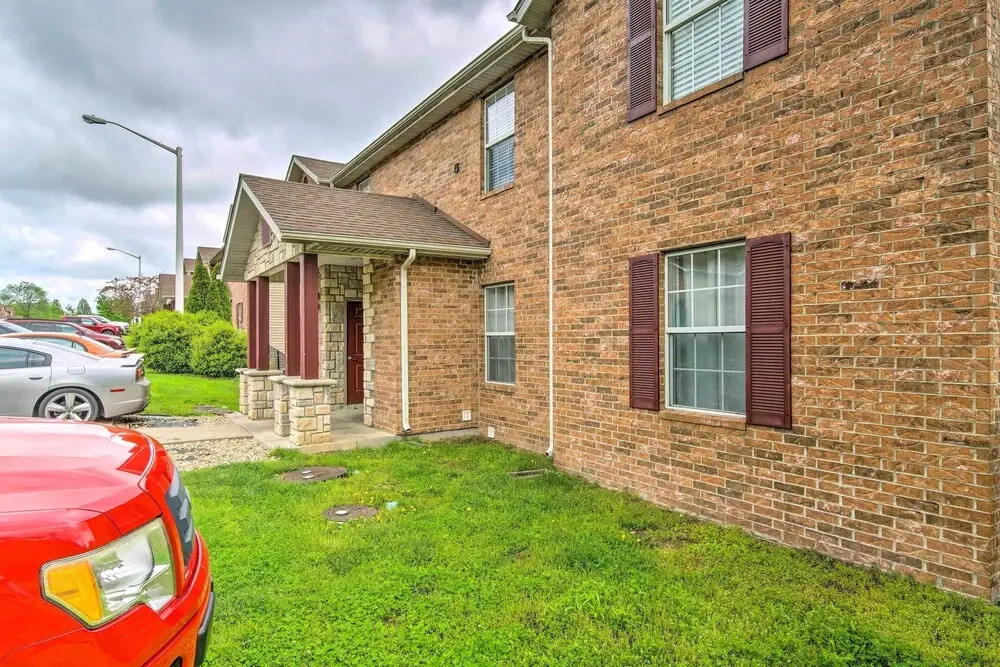 Cozy Branson Retreat w/ Balcony, 2 Mi to 76 Strip