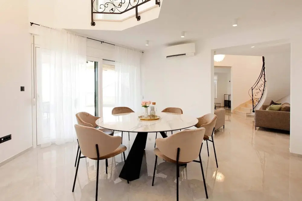 Beachfront villa Senses for 12 in Milna