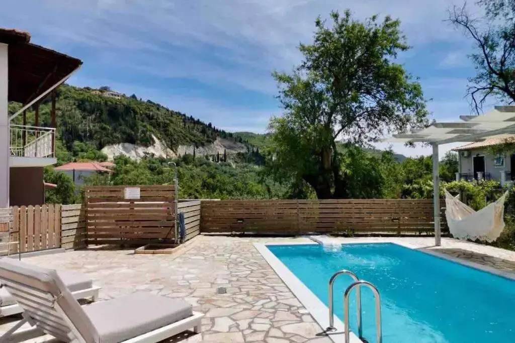 Sea Breeze Apartments - n.1 with private pool