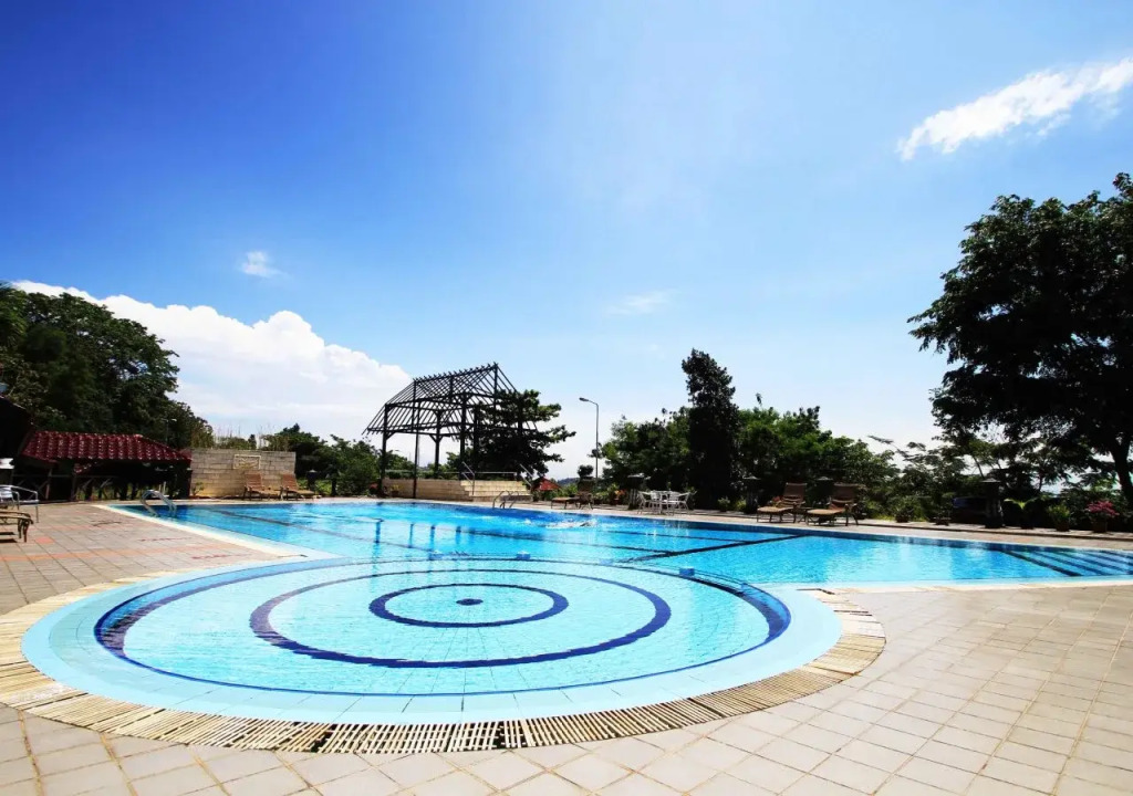 Crown Vista Hotel