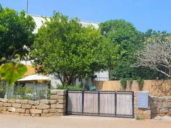 Happiness Inn