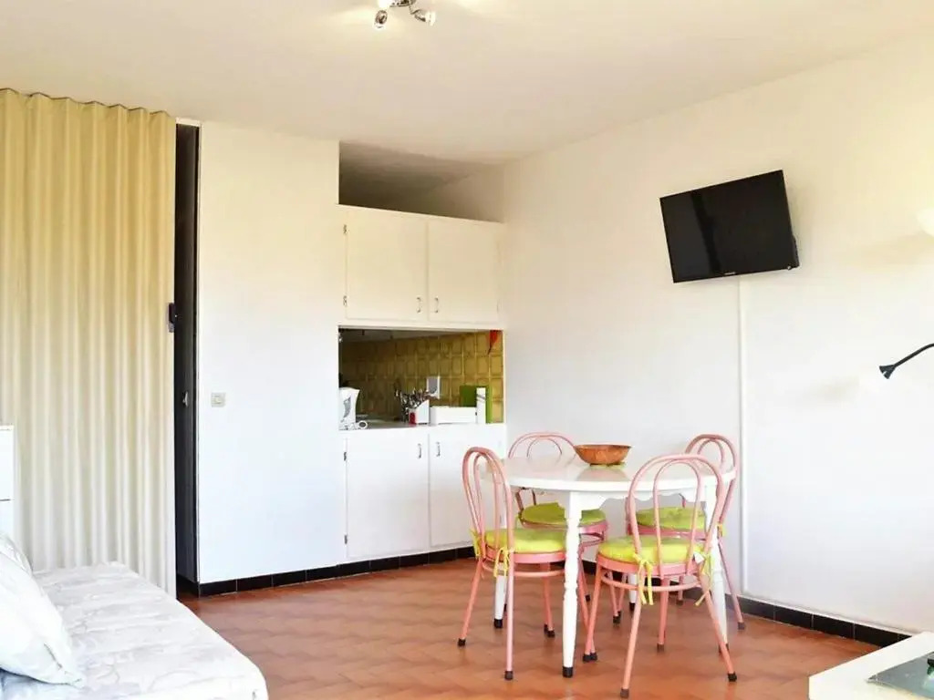 Appartement Le Lavandou, 1 pièce, 4 personnes - FR-1-251-187