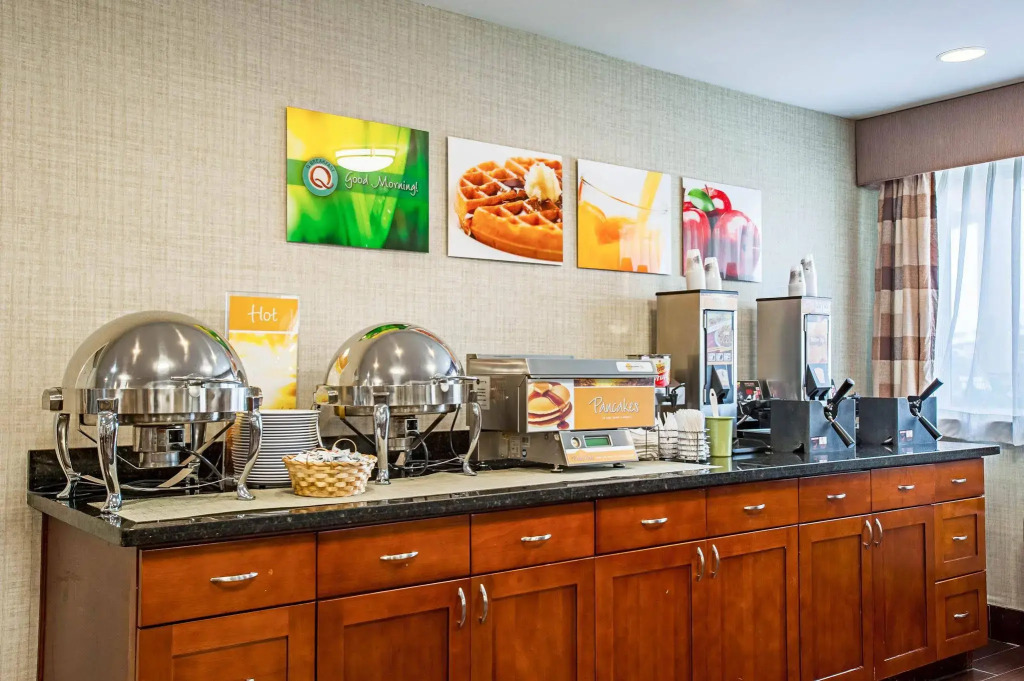 Quality Inn & Suites Kenedy - Karnes City