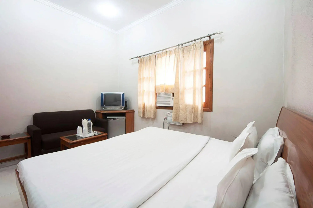 Hotel O Sai Leela Residency