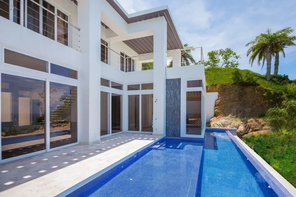 Casa de Cristal House 4 Bedrooms 3.5 Bathrooms Home