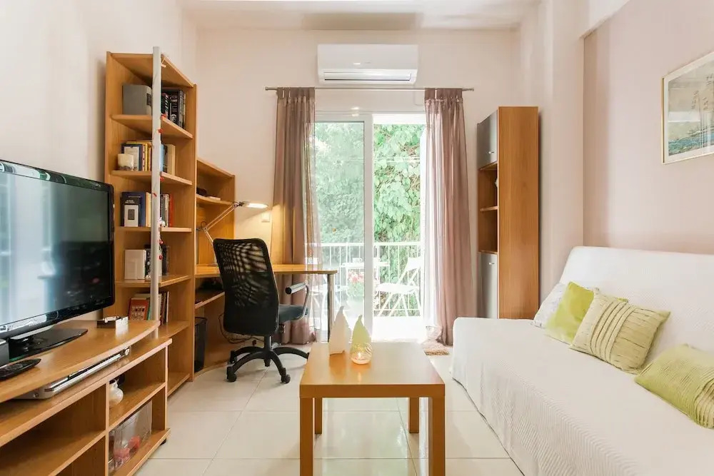 Central Apartment at Plaka 1 bed for 2 pers
