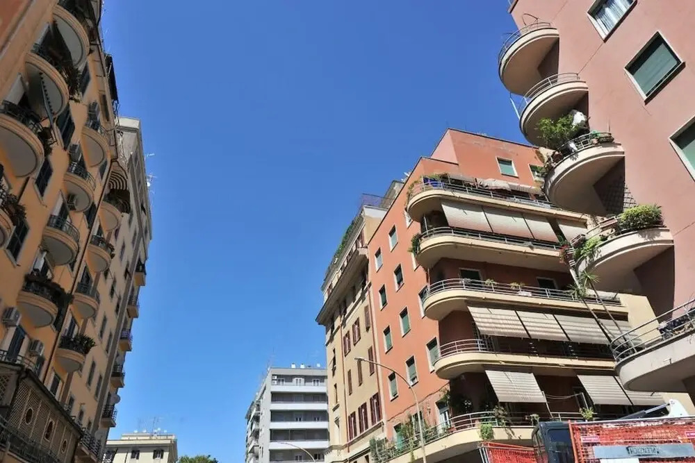 Colorful 3 bed Flat in Trendy San Giovanni!