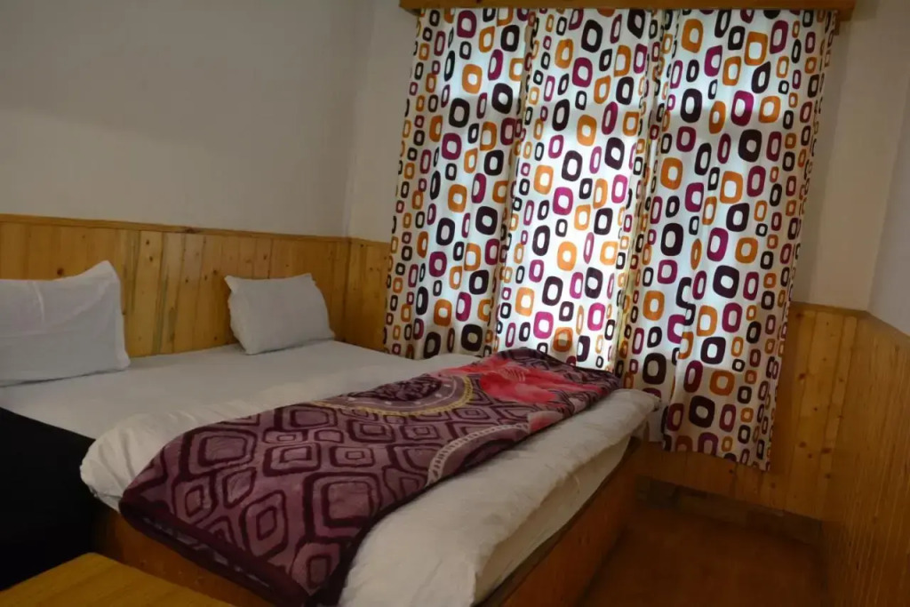 Hotel Neelgiri - Manali Diaries