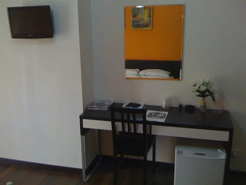 Ave Rooms