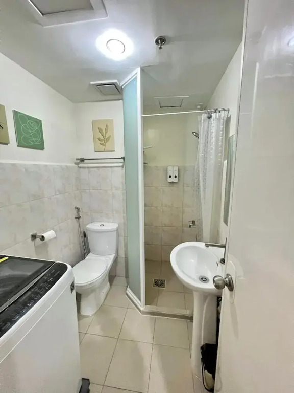Staycation Seawind Condo 2BR Pool View