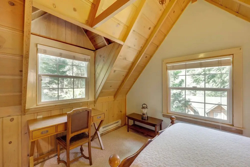 Vintage Snow White Cottage ~ 2 Miles to Village