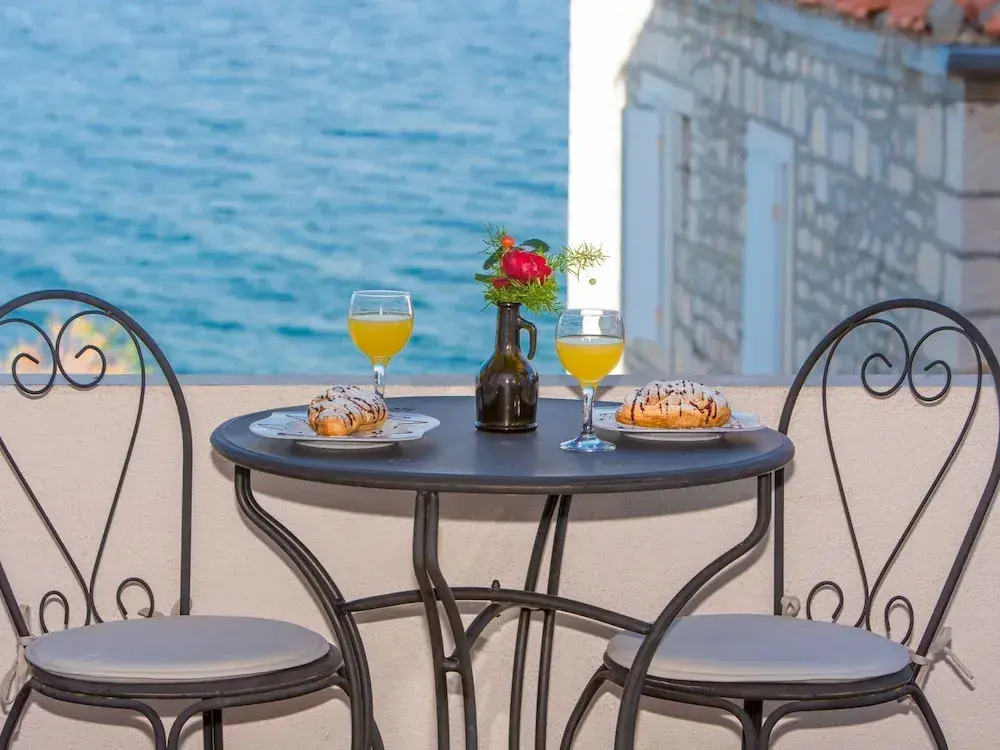 Apartments Tino- Two Bedroom Apartment With Balcony and Sea View