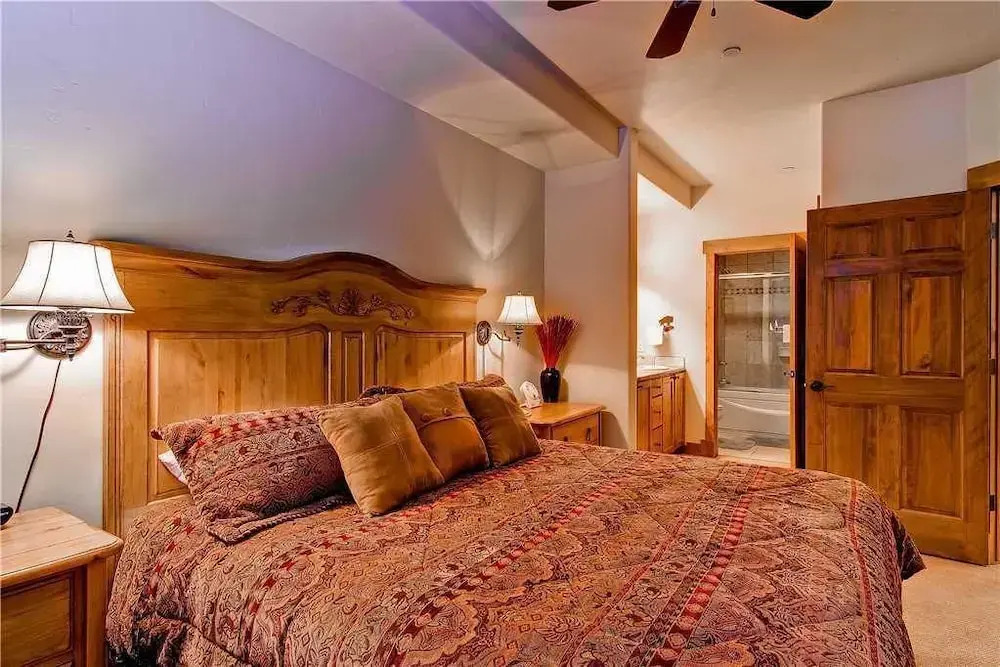 3102 Champagne Lodge, Trappeur's Crossing Apartment 2