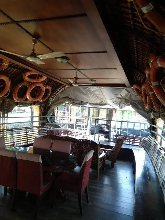 Royal Riviera houseboats