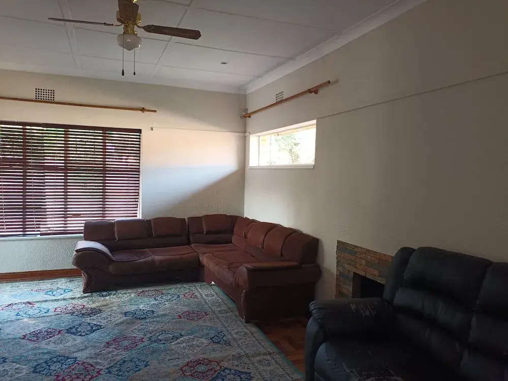 JM TOURS & SAFARIS GUEST House