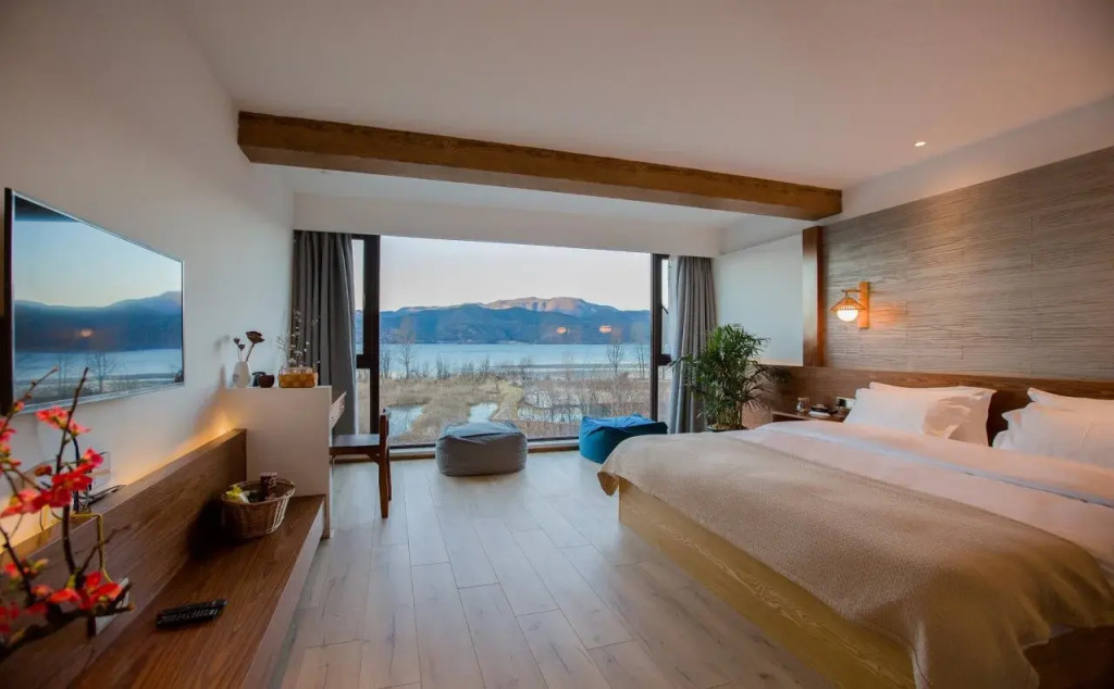 Lugu Lake Er San hotel