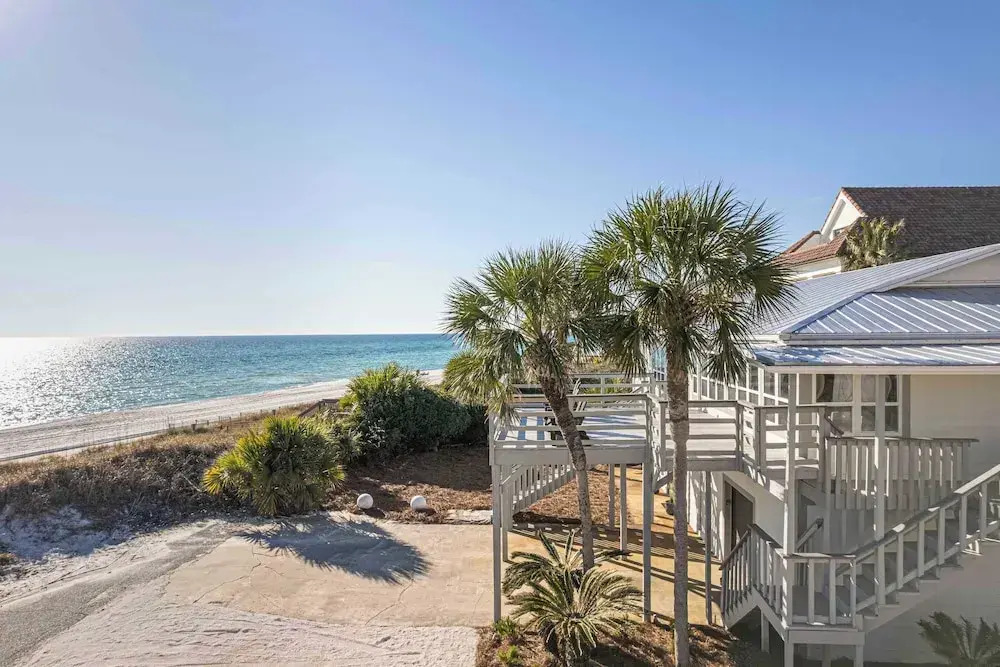 Gulf Front, Walk to Rosemary Beach, 5br, Gazebo Paradise on Park by Avantstay