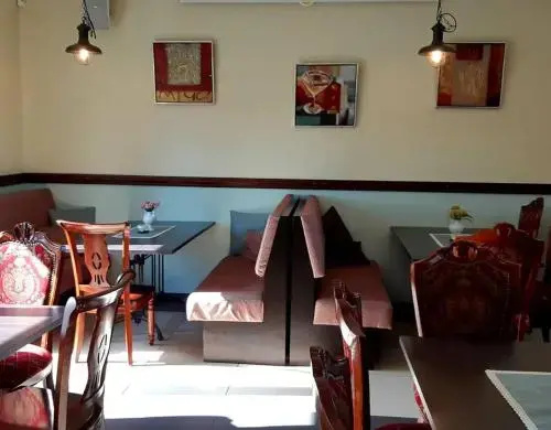 Tristvere Guesthouse-Cafe