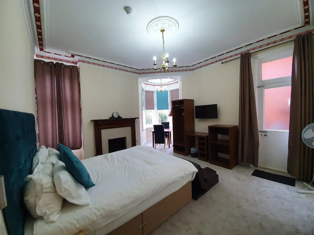 Trivelles Park Hotel