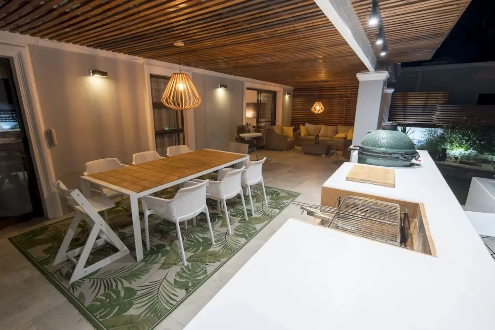 Three-bedroom-holiday-home! Living Area With Open-plan Kitchen. Big Veranda!