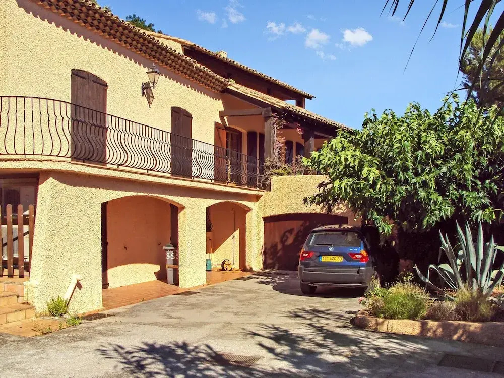 Apartment With 2 Bedrooms in Cavalaire-sur-mer, With Enclosed Garden -