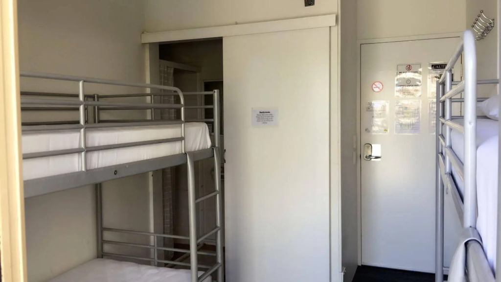Gold Coast Backpackers - Hostel