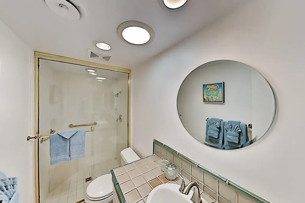 1881ar31 2 Bedroom Condo