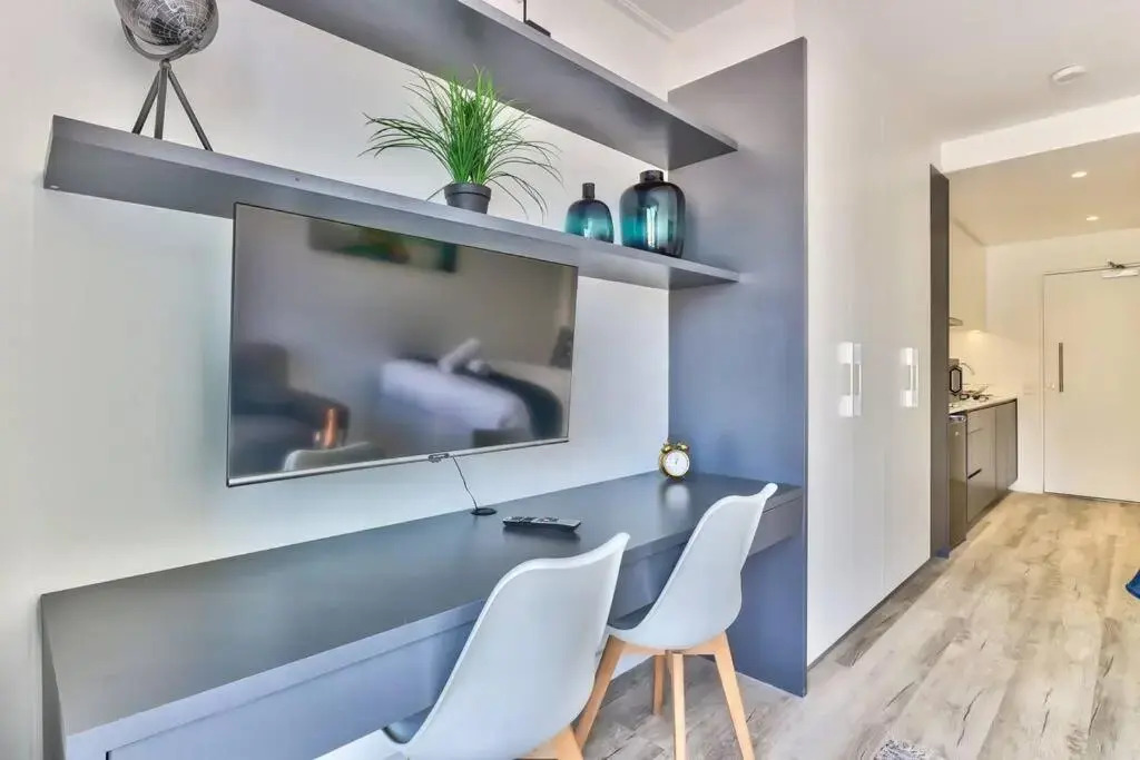 Contemporary arty Studio Balcony Mountain views