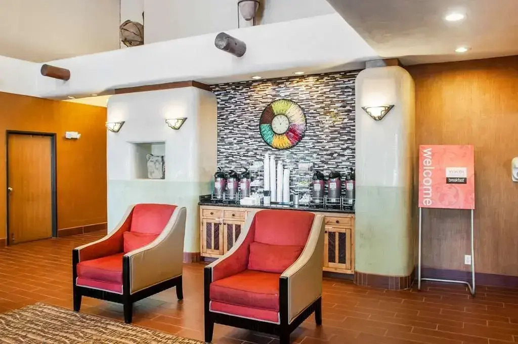 Comfort Suites