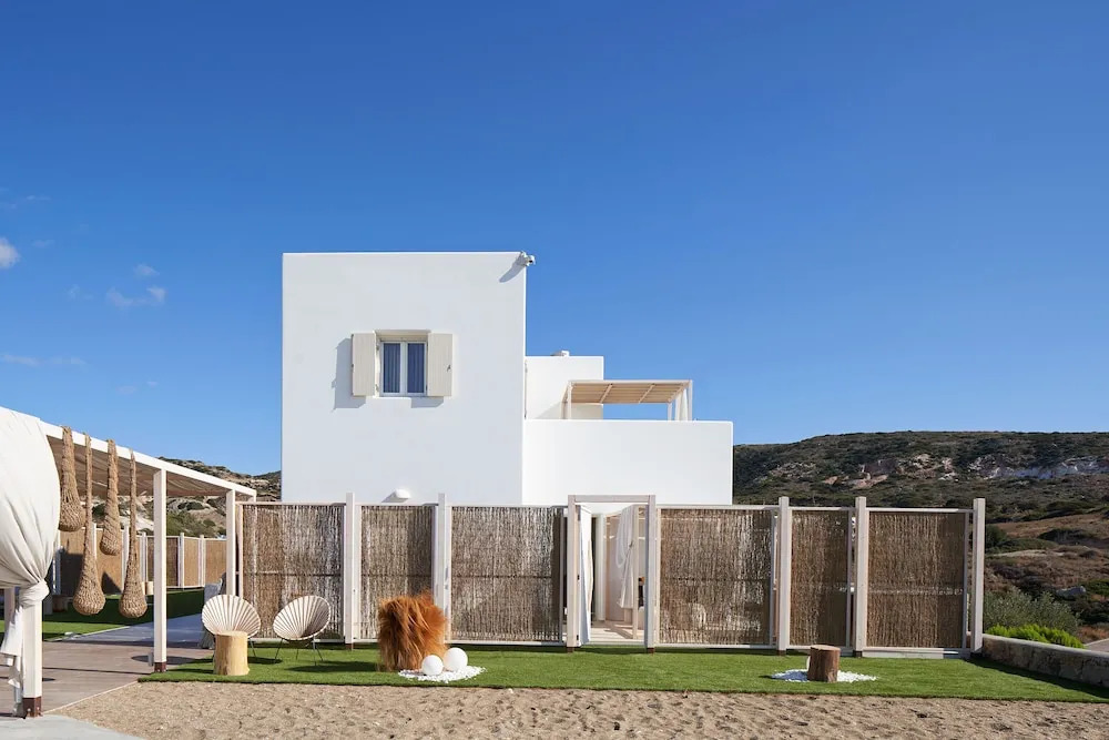 Volcano Luxury Suites Milos