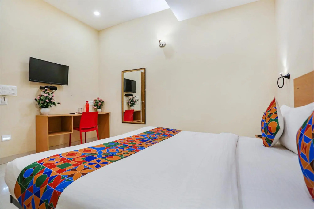 OYO Townhouse 1051 Galaxy Inn