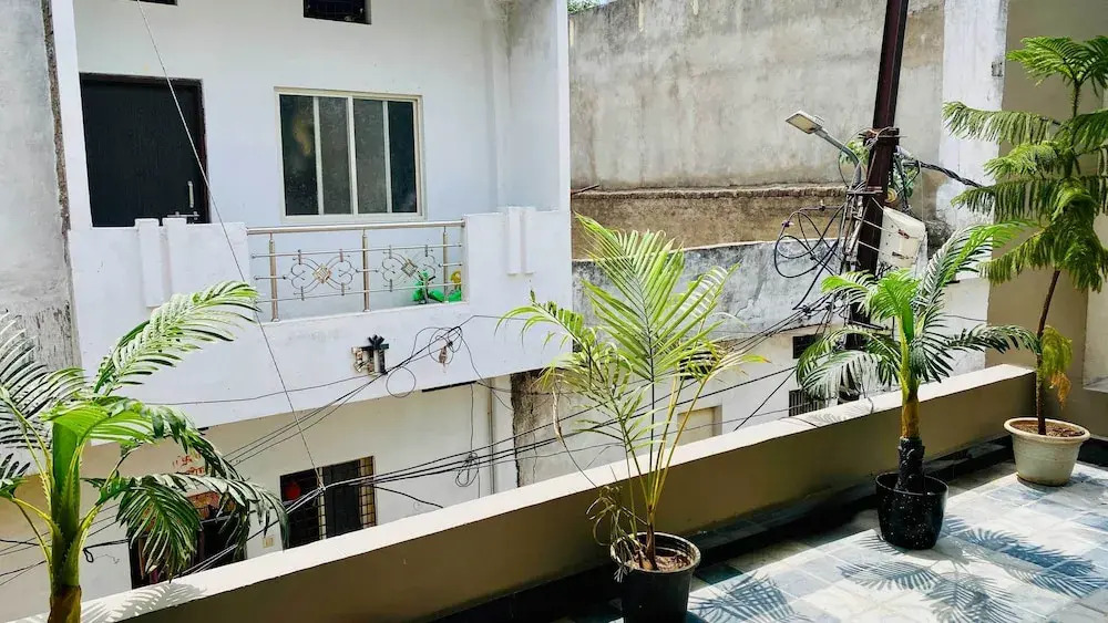 Prabhu ji home stay