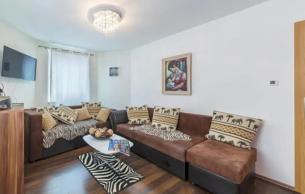 Stunning Apartment in Fazana With Wifi and 3 Bedrooms