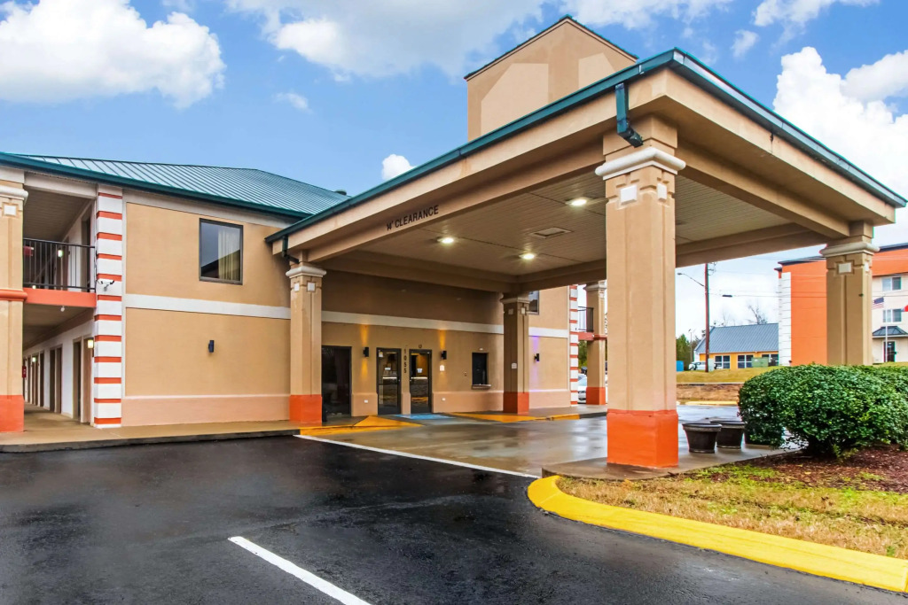 Quality Inn & Suites Dickson